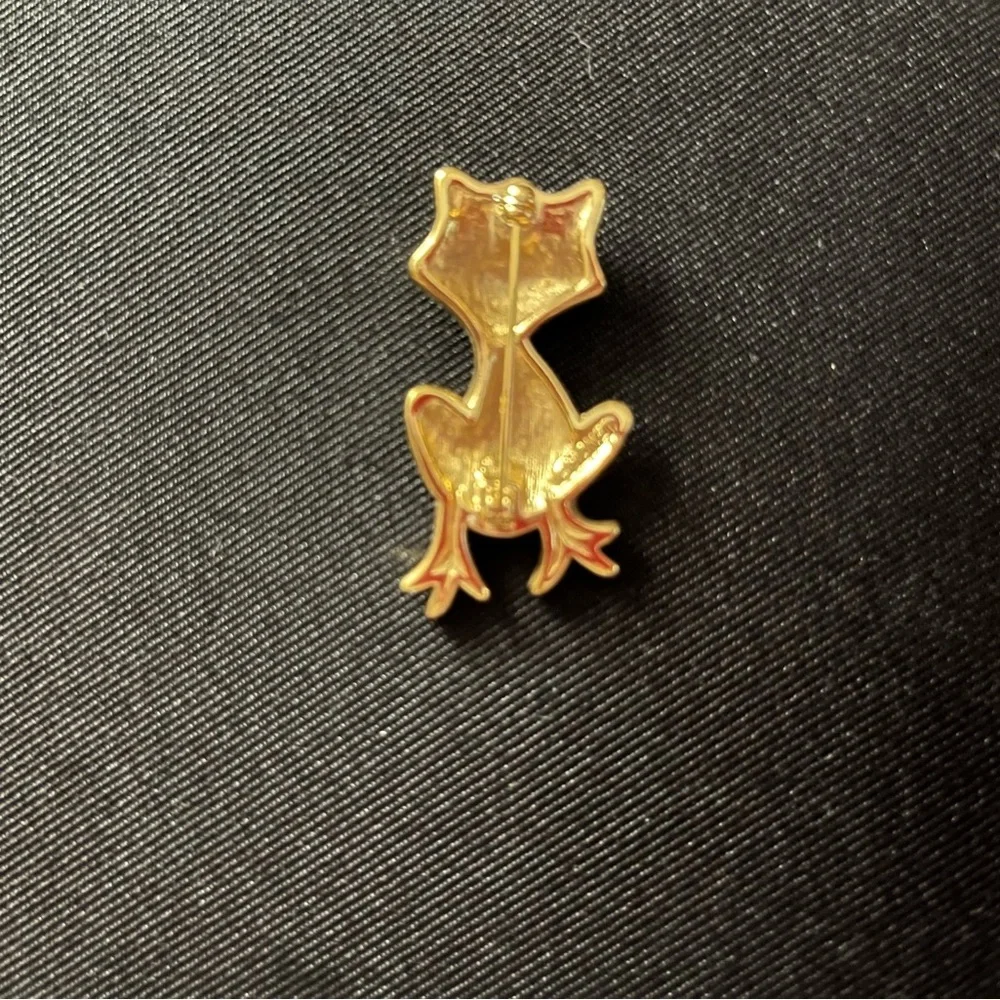 Vintage Monet frog brooch